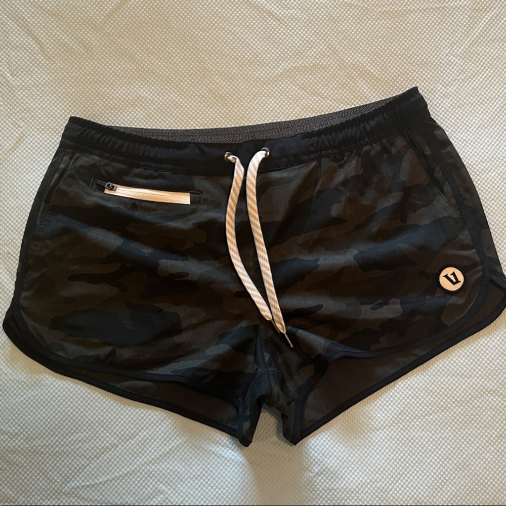 Vuori Camo Black Women's Clementine Shorts